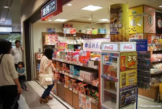 訪日游客回國后消費(fèi)成日本出口增長新動(dòng)力，日用百貨銷售持續(xù)受益